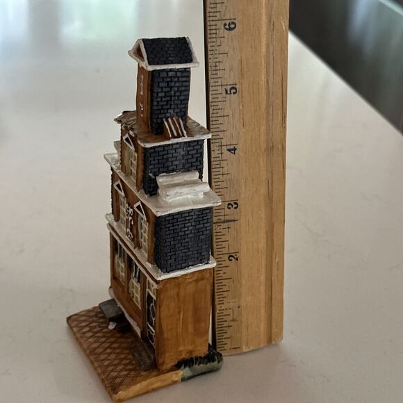 K’s Collection Figurine For Miniature Village - Picture 10 of 11